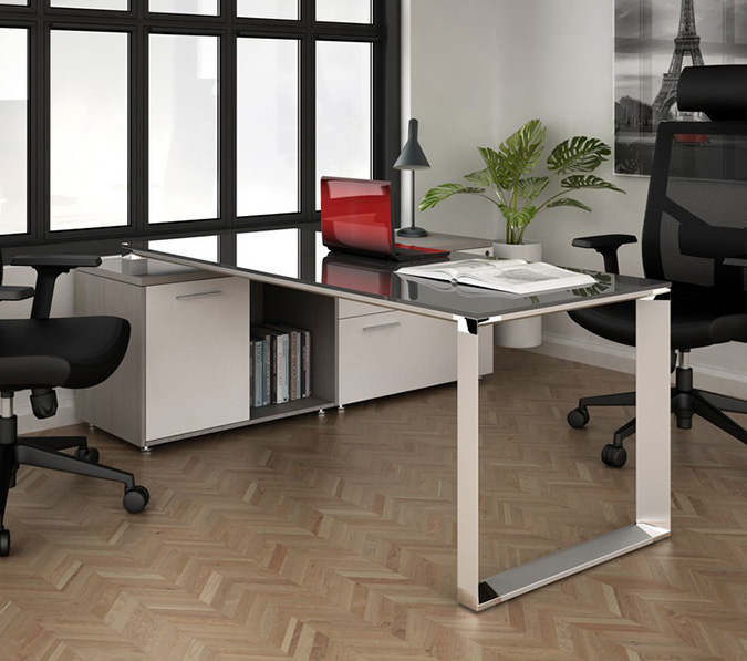 Escritorio SQ - Nobu Alum Vidrio con Credenza Lateral